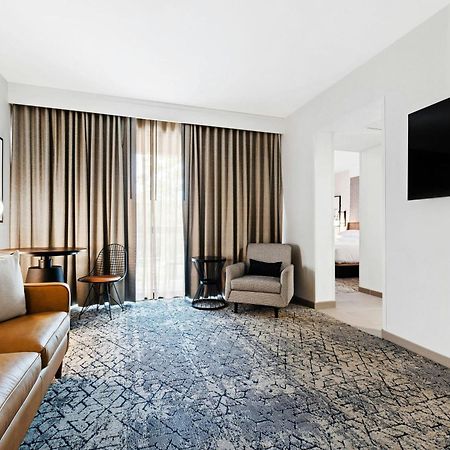 Sheraton Chapel Hill Bagian luar foto