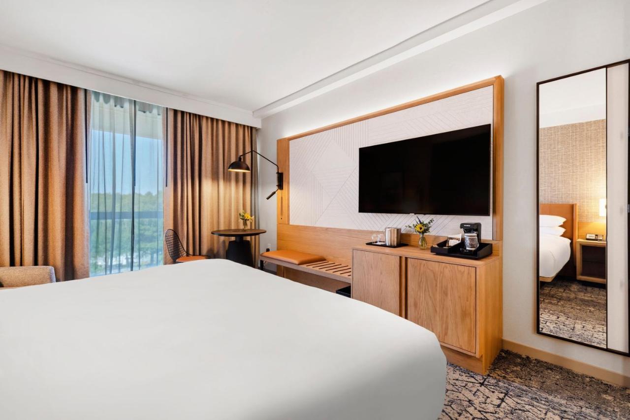 Sheraton Chapel Hill Bagian luar foto