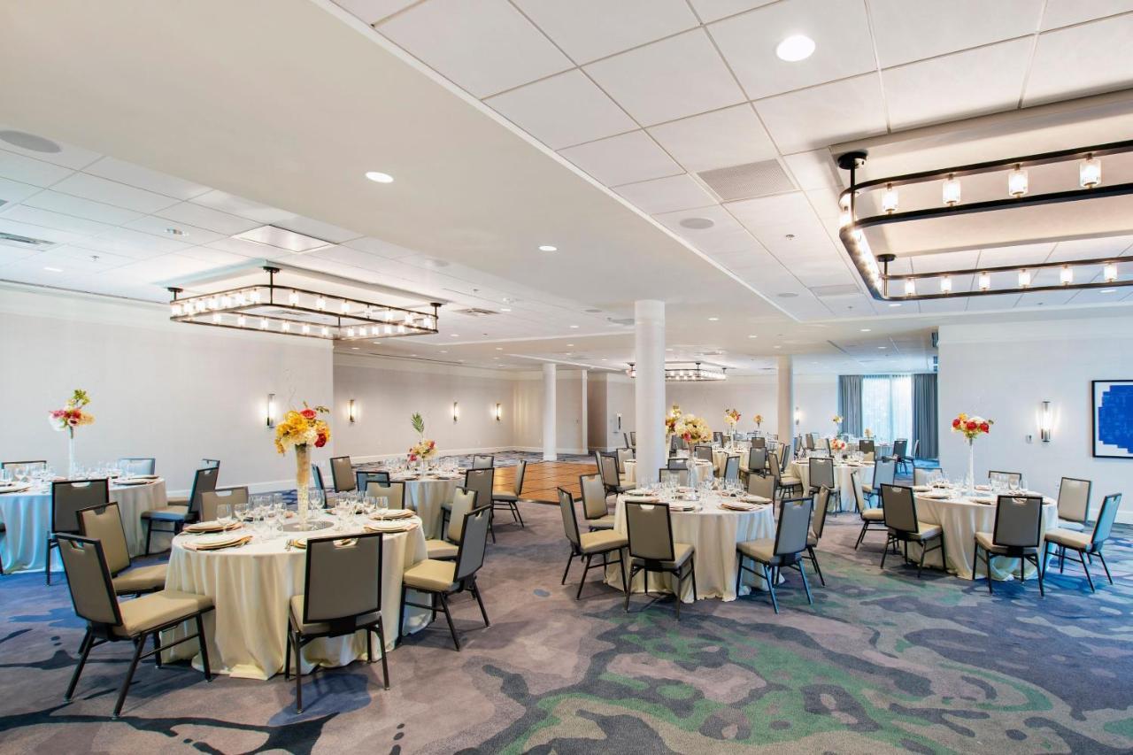 Sheraton Chapel Hill Bagian luar foto
