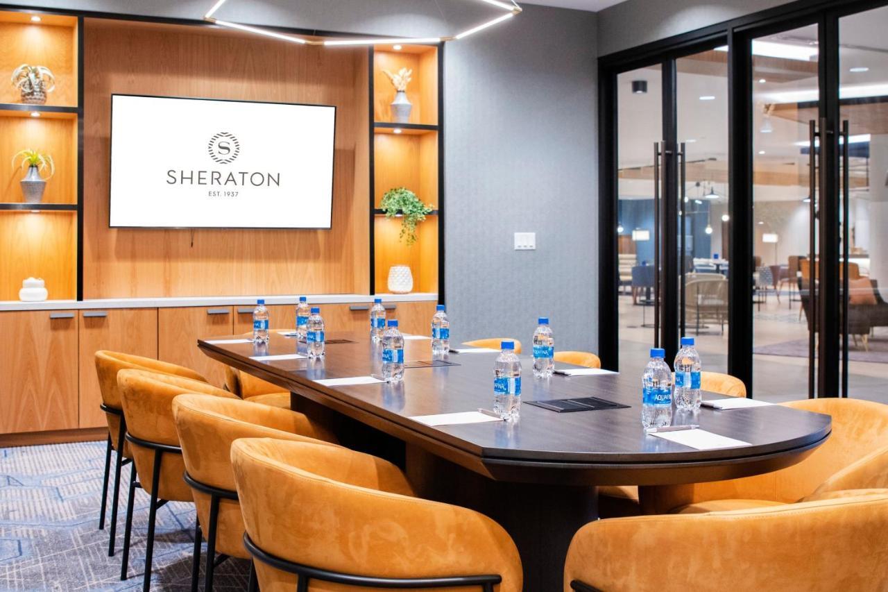 Sheraton Chapel Hill Bagian luar foto