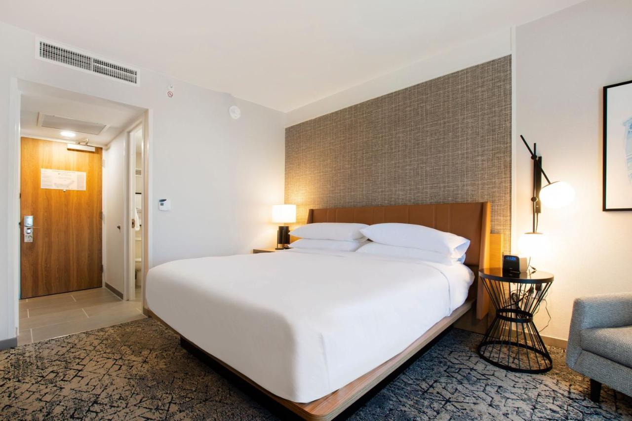 Sheraton Chapel Hill Bagian luar foto