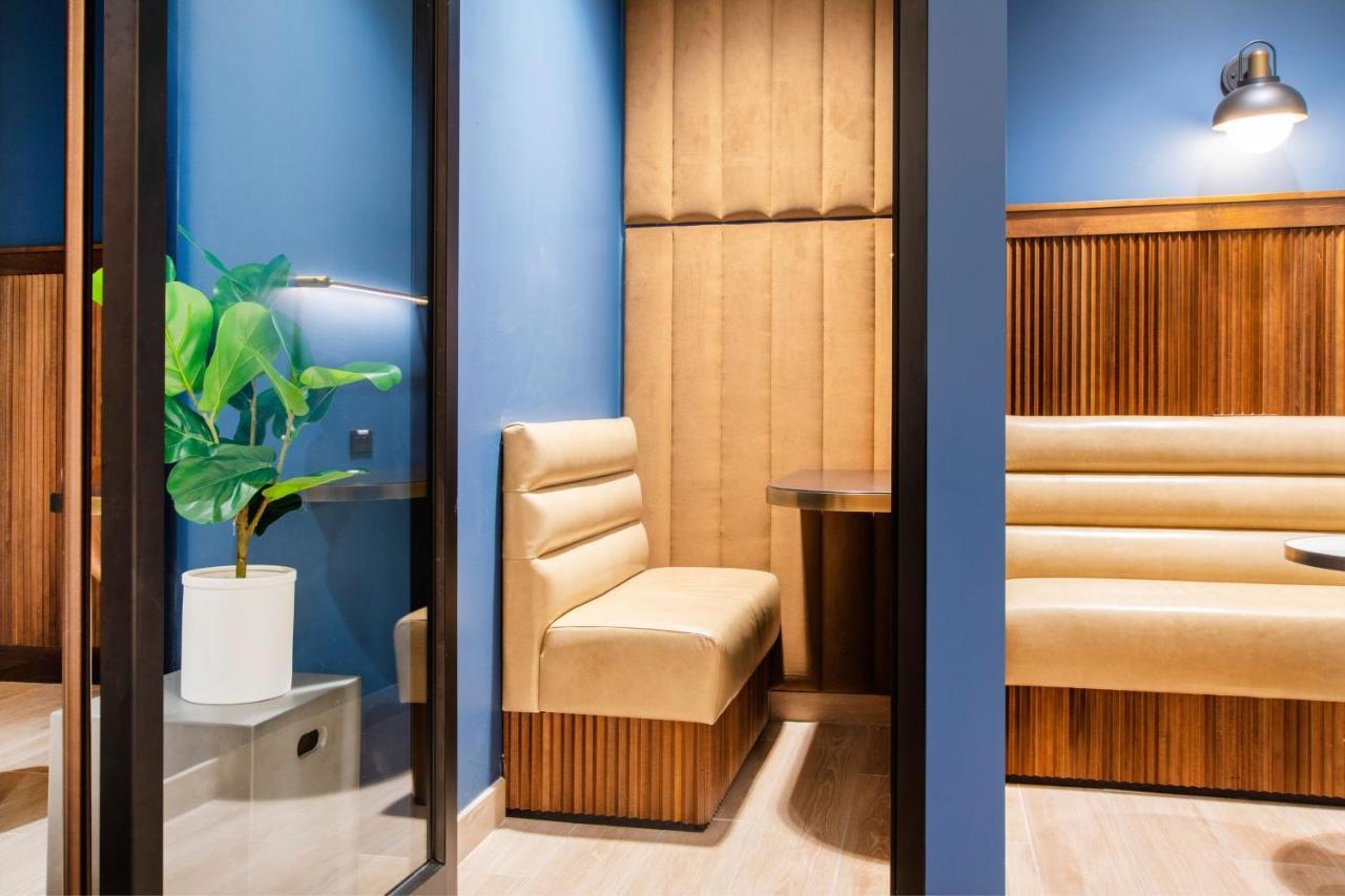 Sheraton Chapel Hill Bagian luar foto