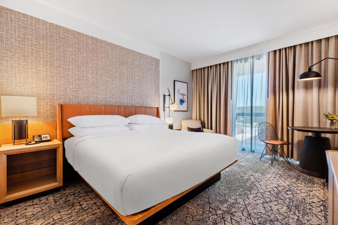 Sheraton Chapel Hill Bagian luar foto