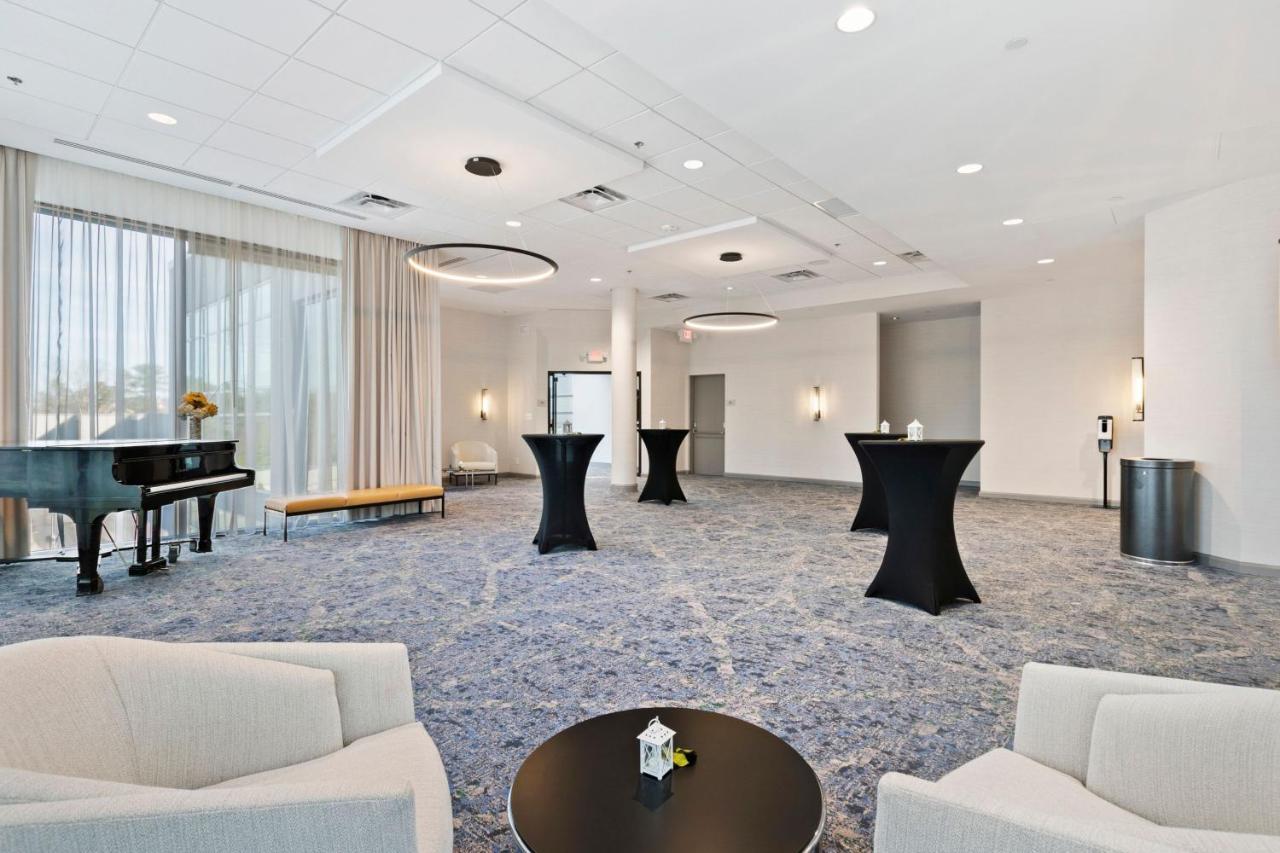 Sheraton Chapel Hill Bagian luar foto