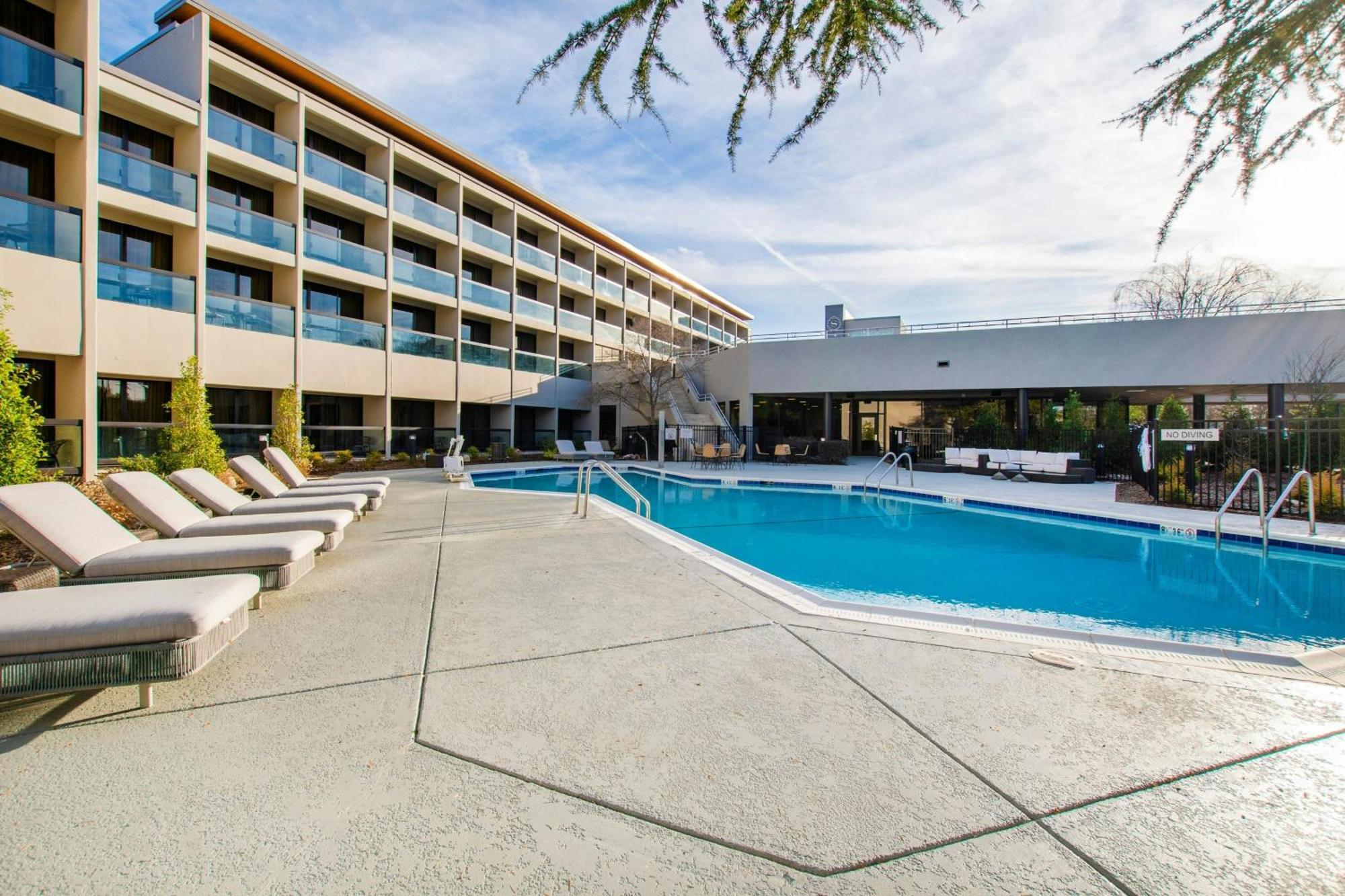 Sheraton Chapel Hill Bagian luar foto