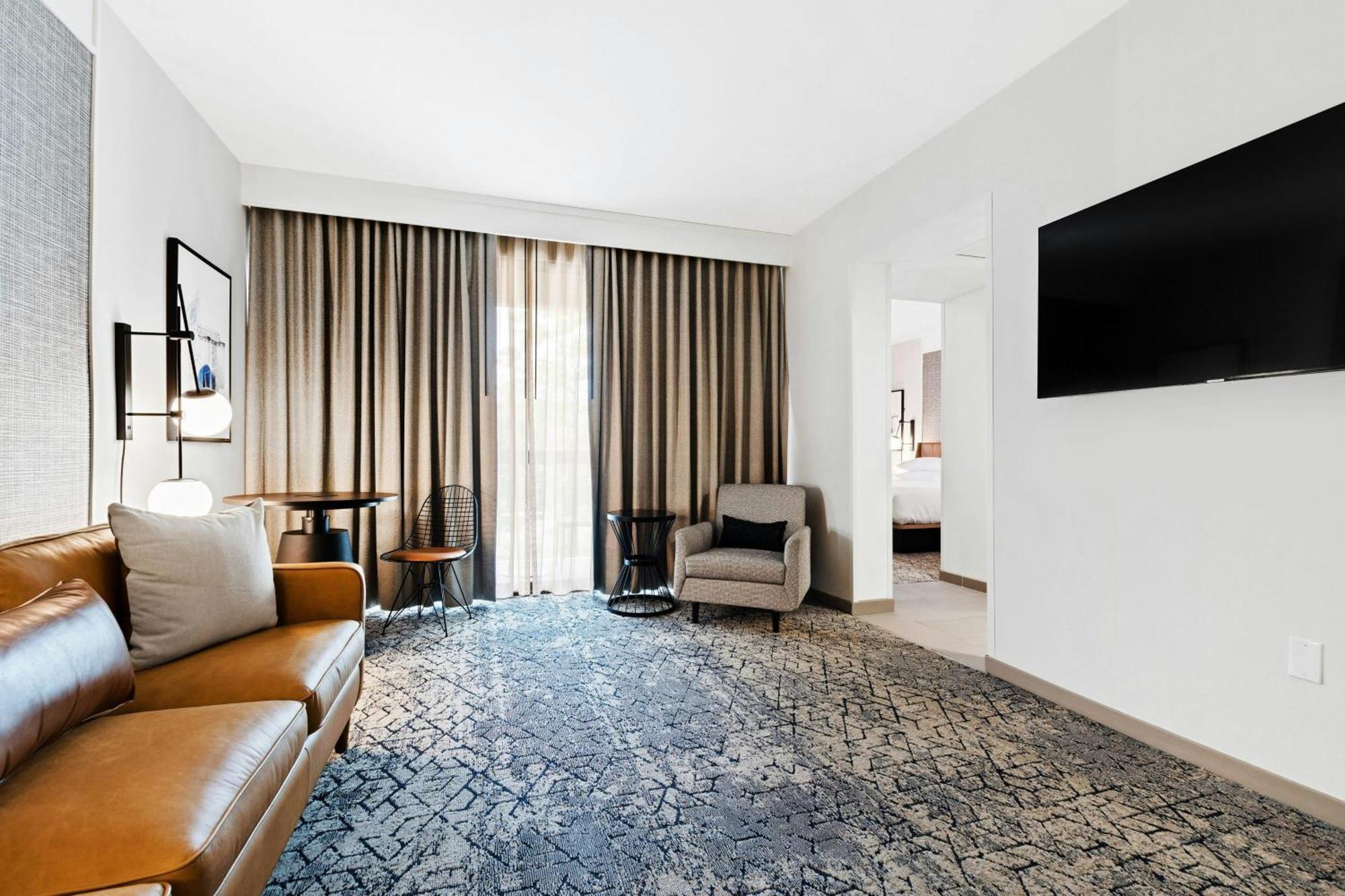 Sheraton Chapel Hill Bagian luar foto