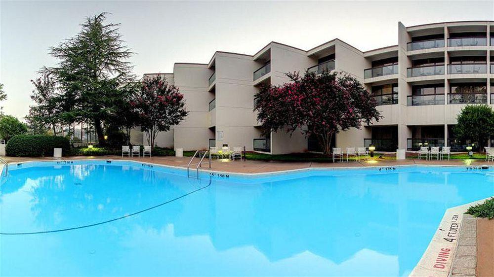 Sheraton Chapel Hill Bagian luar foto